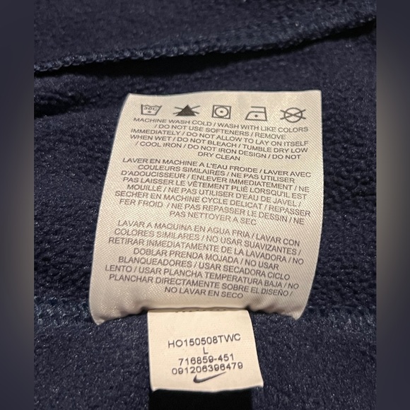 Nike Youth L Therma-fit Polyester hoodie with white accents and swoosh - Picture 8 of 8